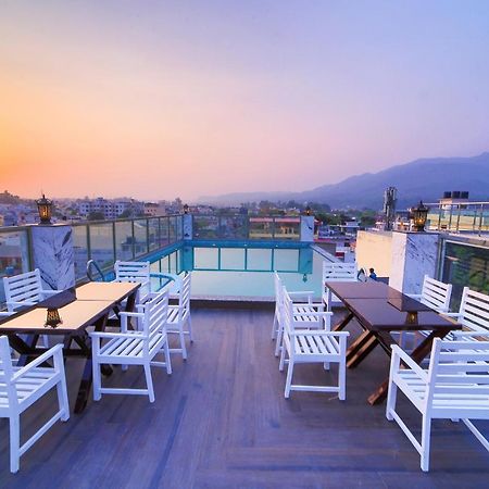 Hotel Holy Vivasa Risikés Kültér fotó