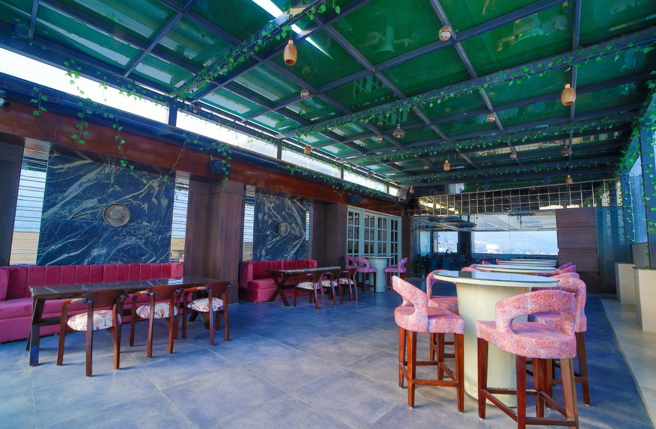 Hotel Holy Vivasa Risikés Kültér fotó
