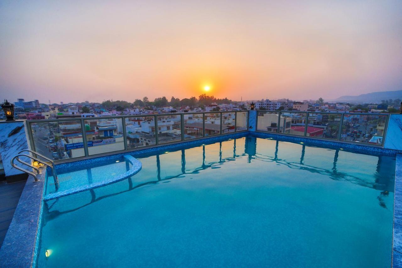 Hotel Holy Vivasa Risikés Kültér fotó