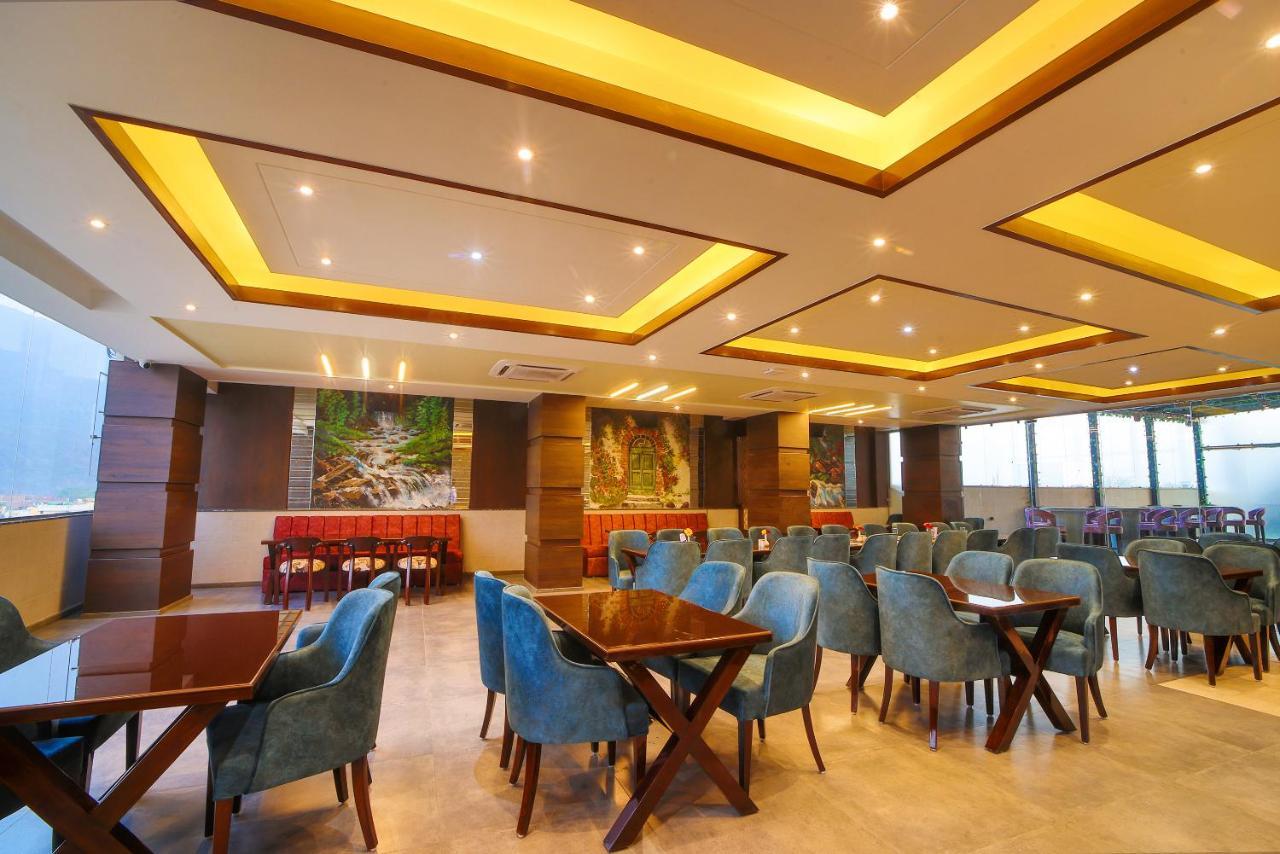 Hotel Holy Vivasa Risikés Kültér fotó