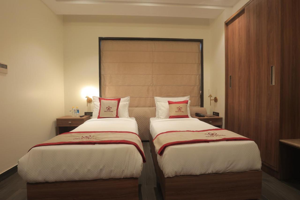 Hotel Holy Vivasa Risikés Kültér fotó
