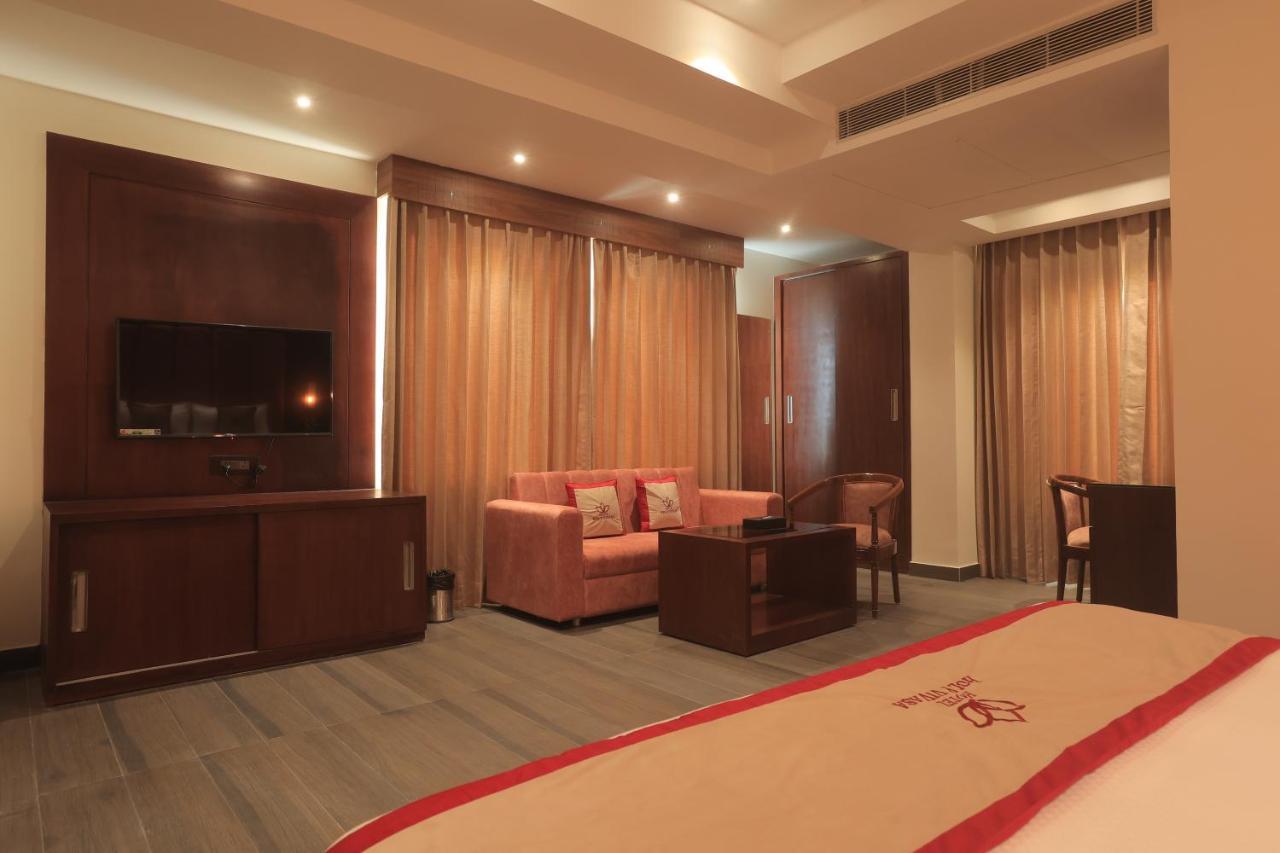 Hotel Holy Vivasa Risikés Kültér fotó