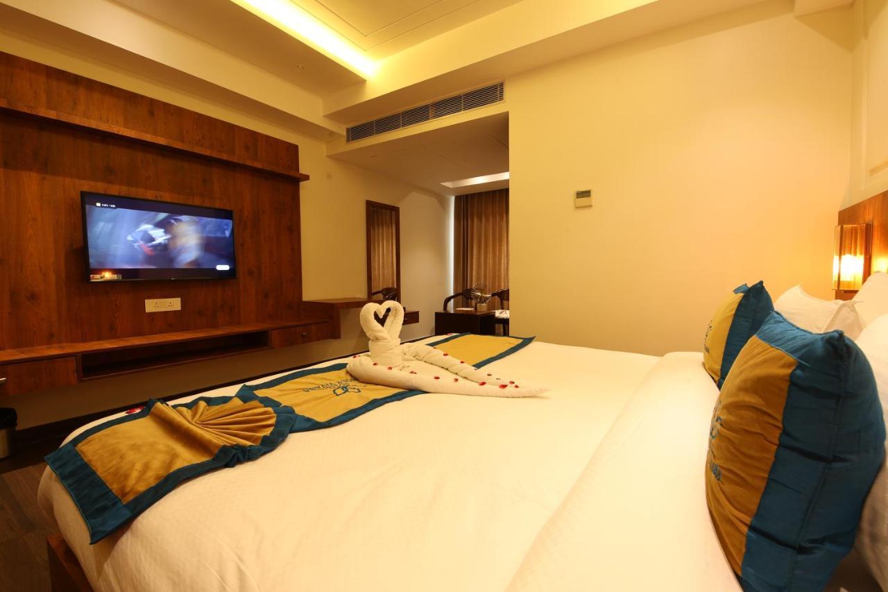 Hotel Holy Vivasa Risikés Kültér fotó