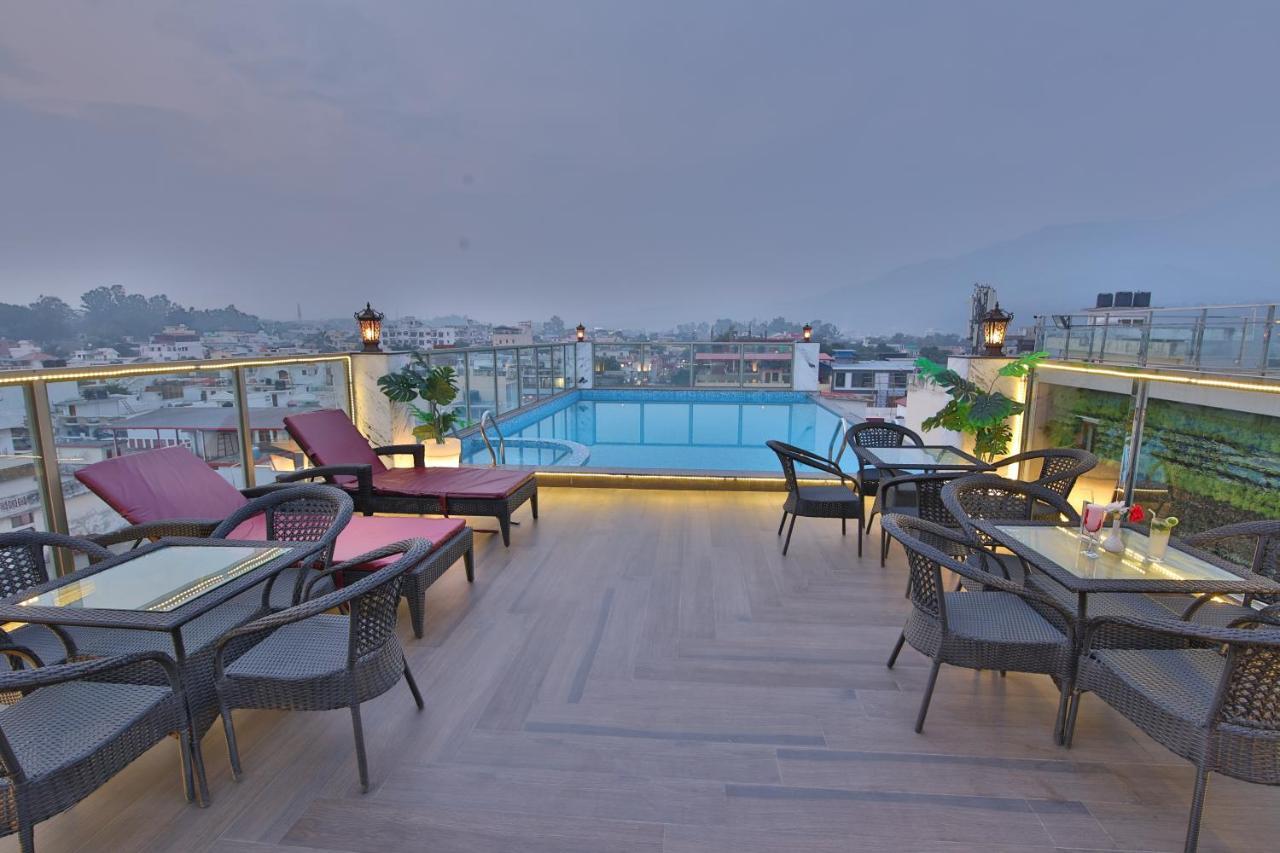 Hotel Holy Vivasa Risikés Kültér fotó
